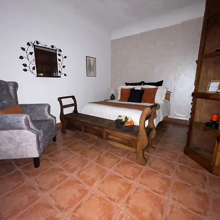 Autumn In Antigua Boutique Bnb Bagian luar foto