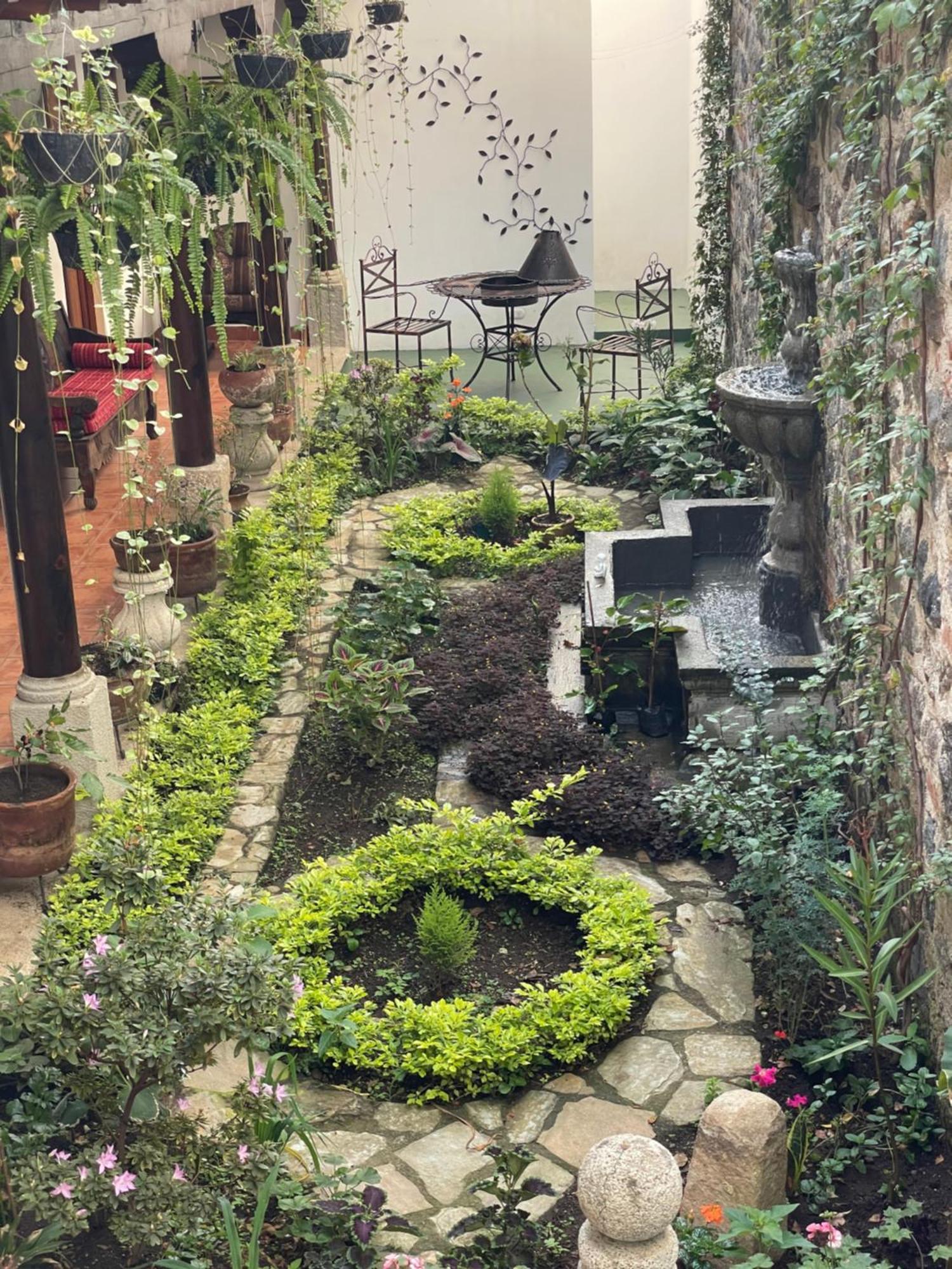 Autumn In Antigua Boutique Bnb Bagian luar foto
