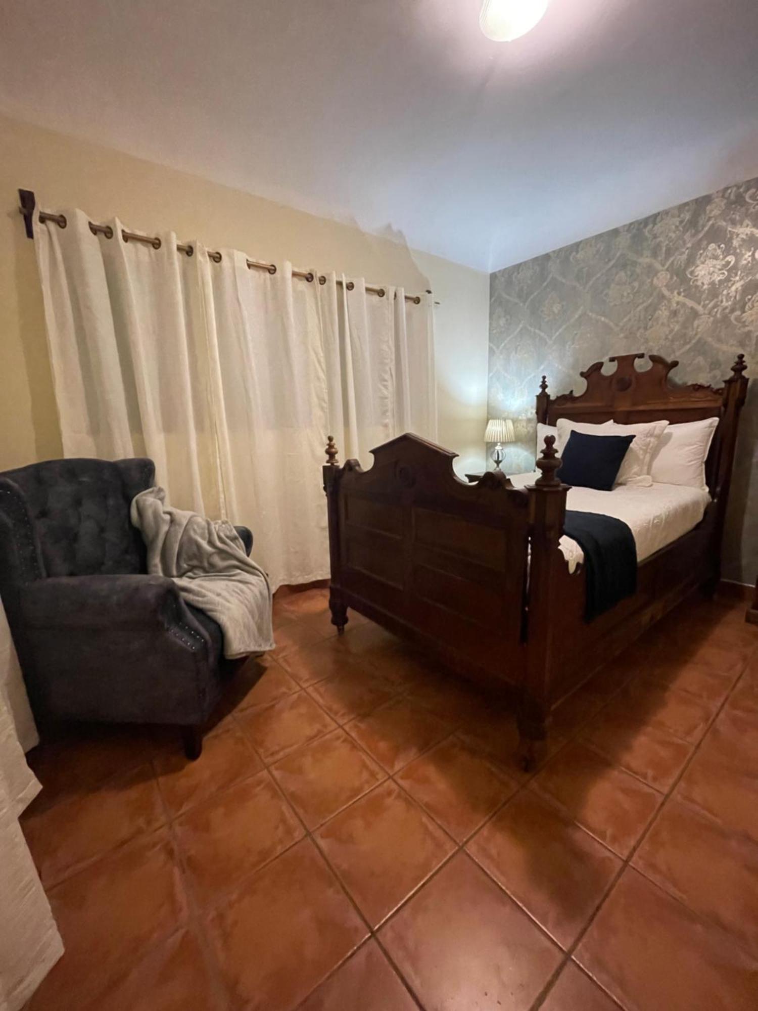 Autumn In Antigua Boutique Bnb Bagian luar foto