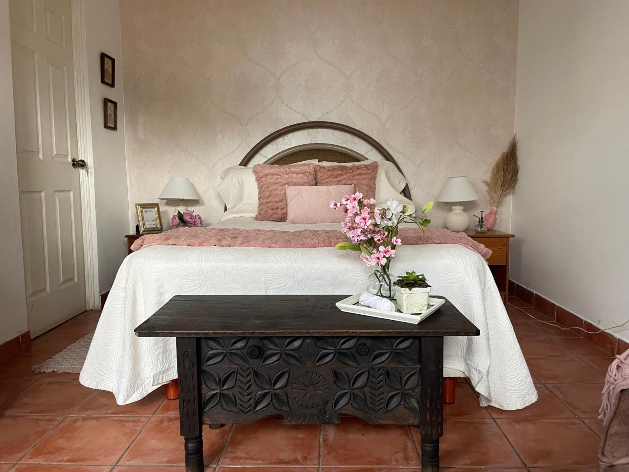 Autumn In Antigua Boutique Bnb Bagian luar foto