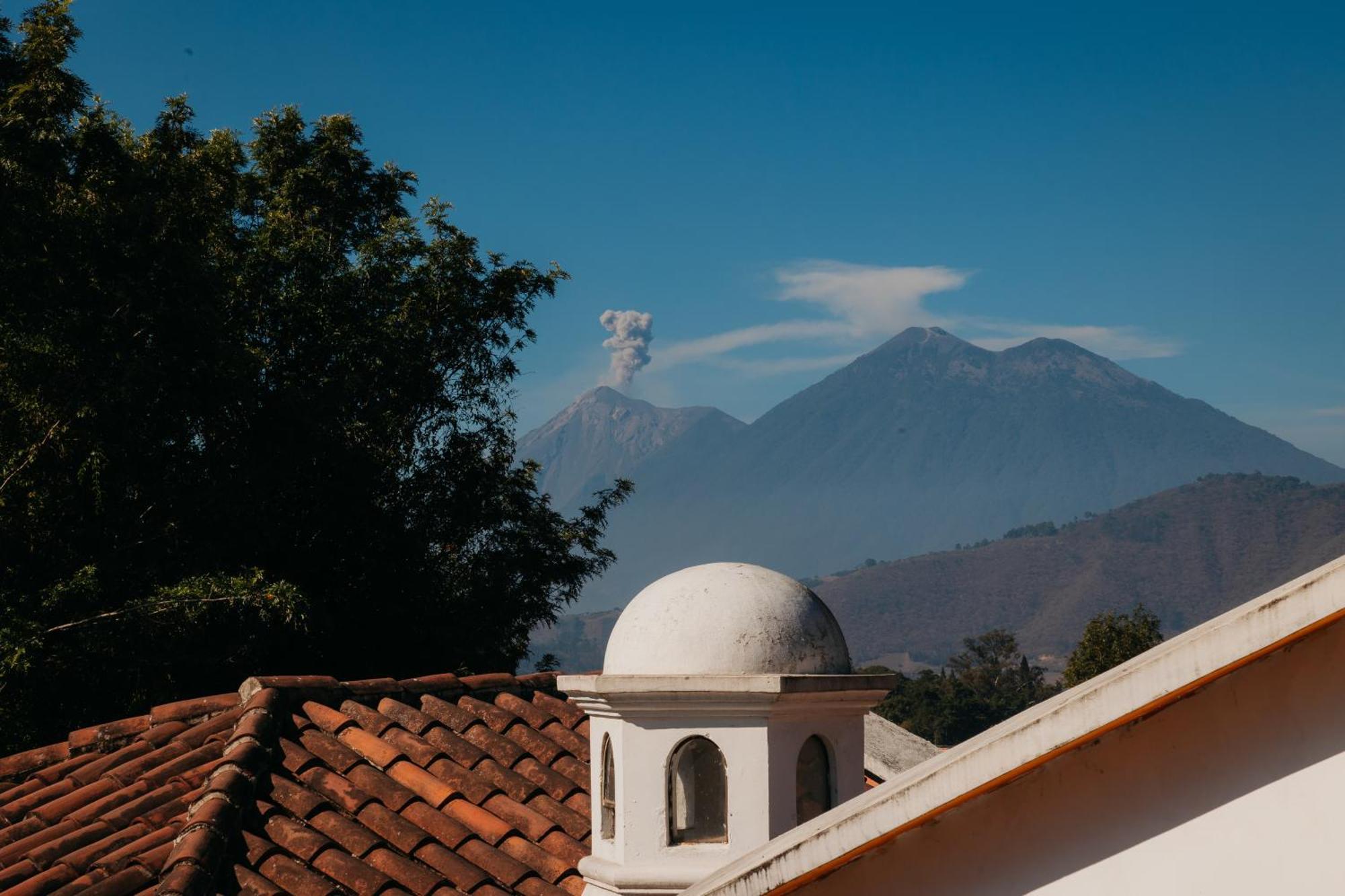 Autumn In Antigua Boutique Bnb Bagian luar foto