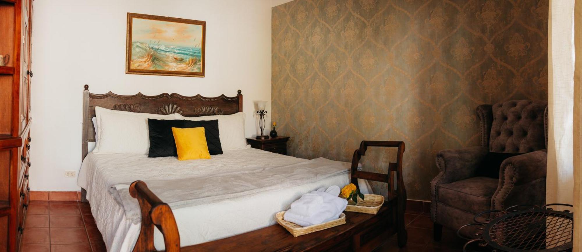 Autumn In Antigua Boutique Bnb Bagian luar foto