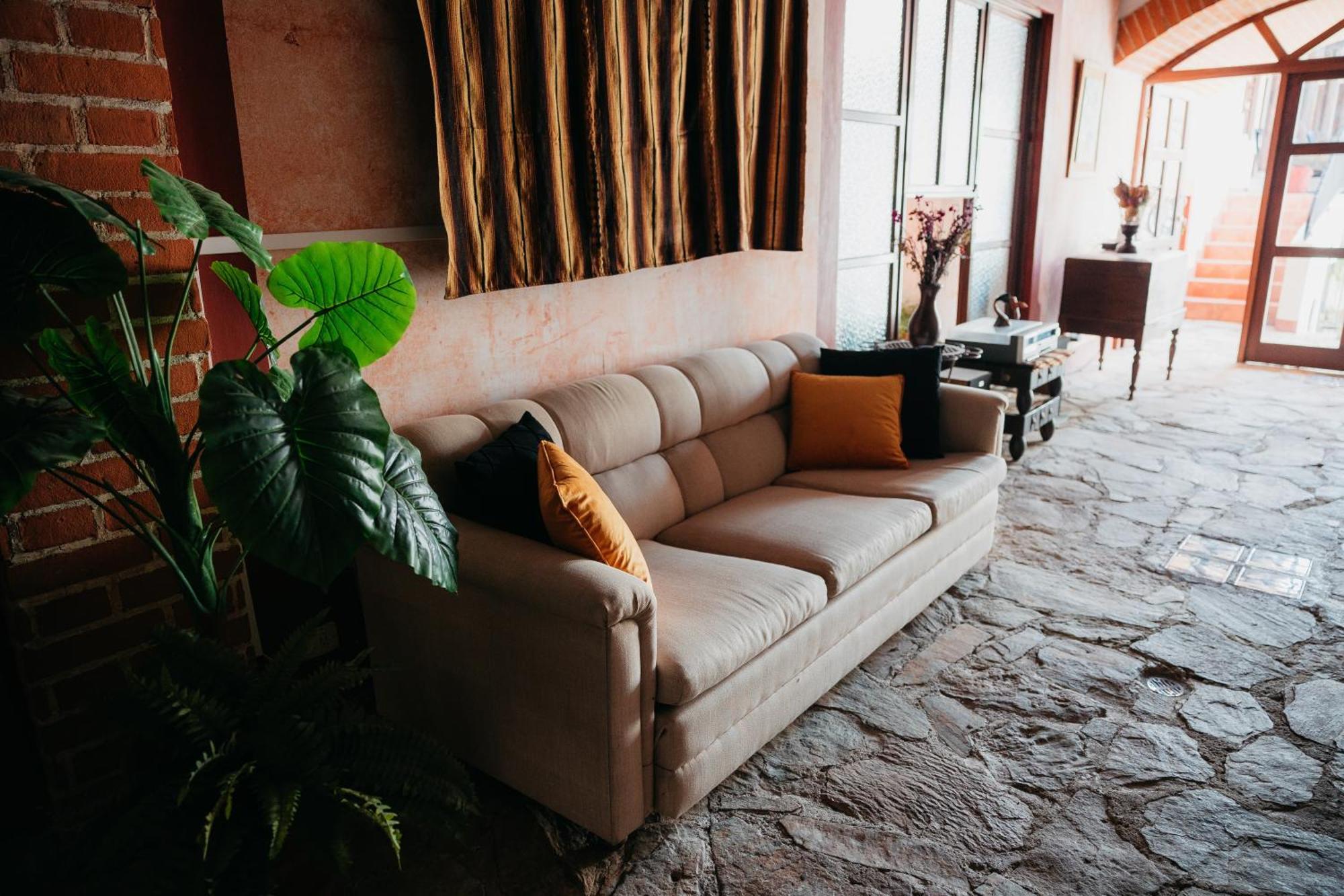 Autumn In Antigua Boutique Bnb Bagian luar foto