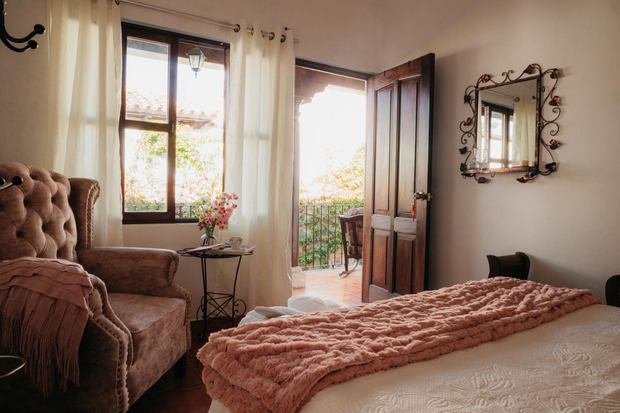Autumn In Antigua Boutique Bnb Bagian luar foto