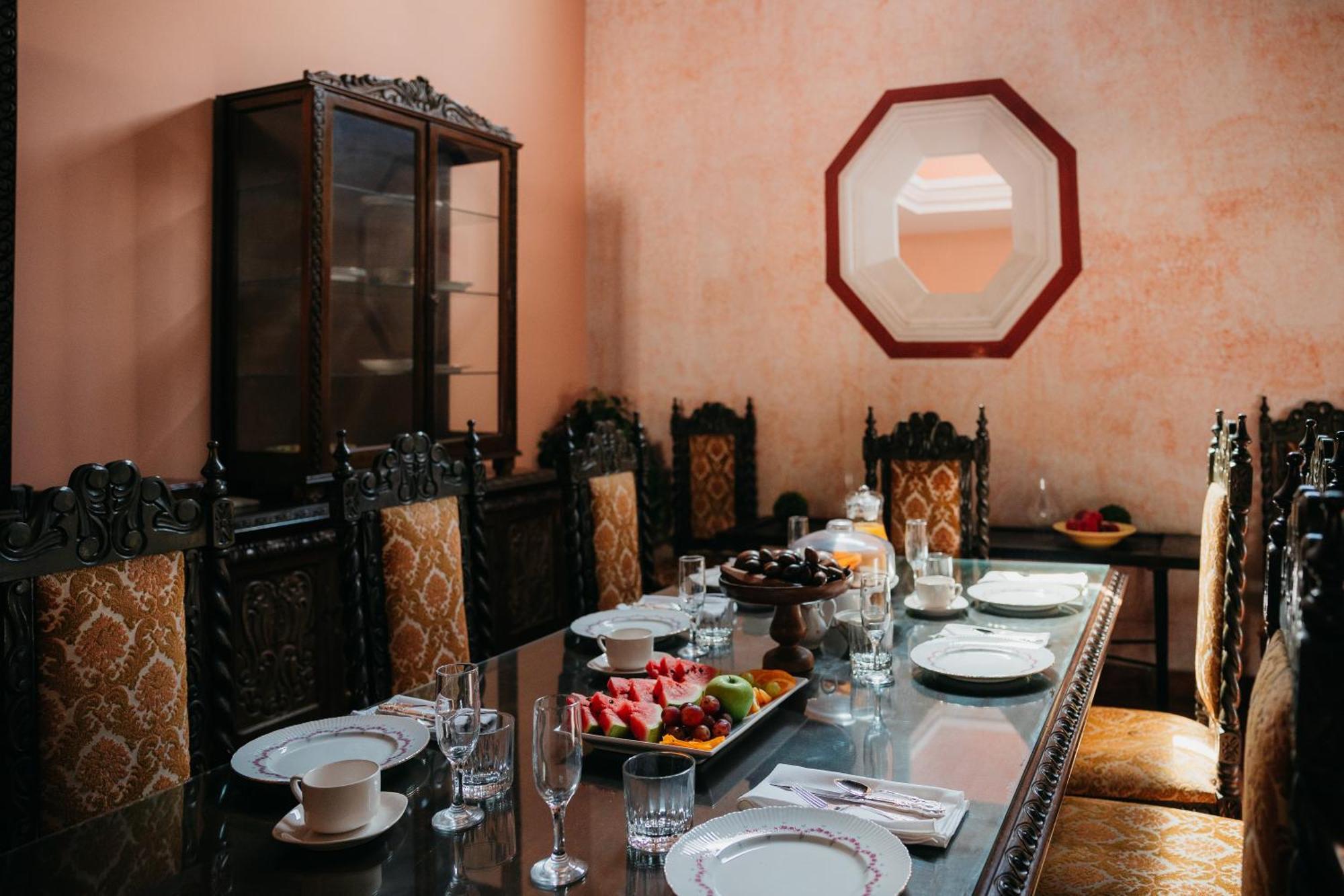 Autumn In Antigua Boutique Bnb Bagian luar foto