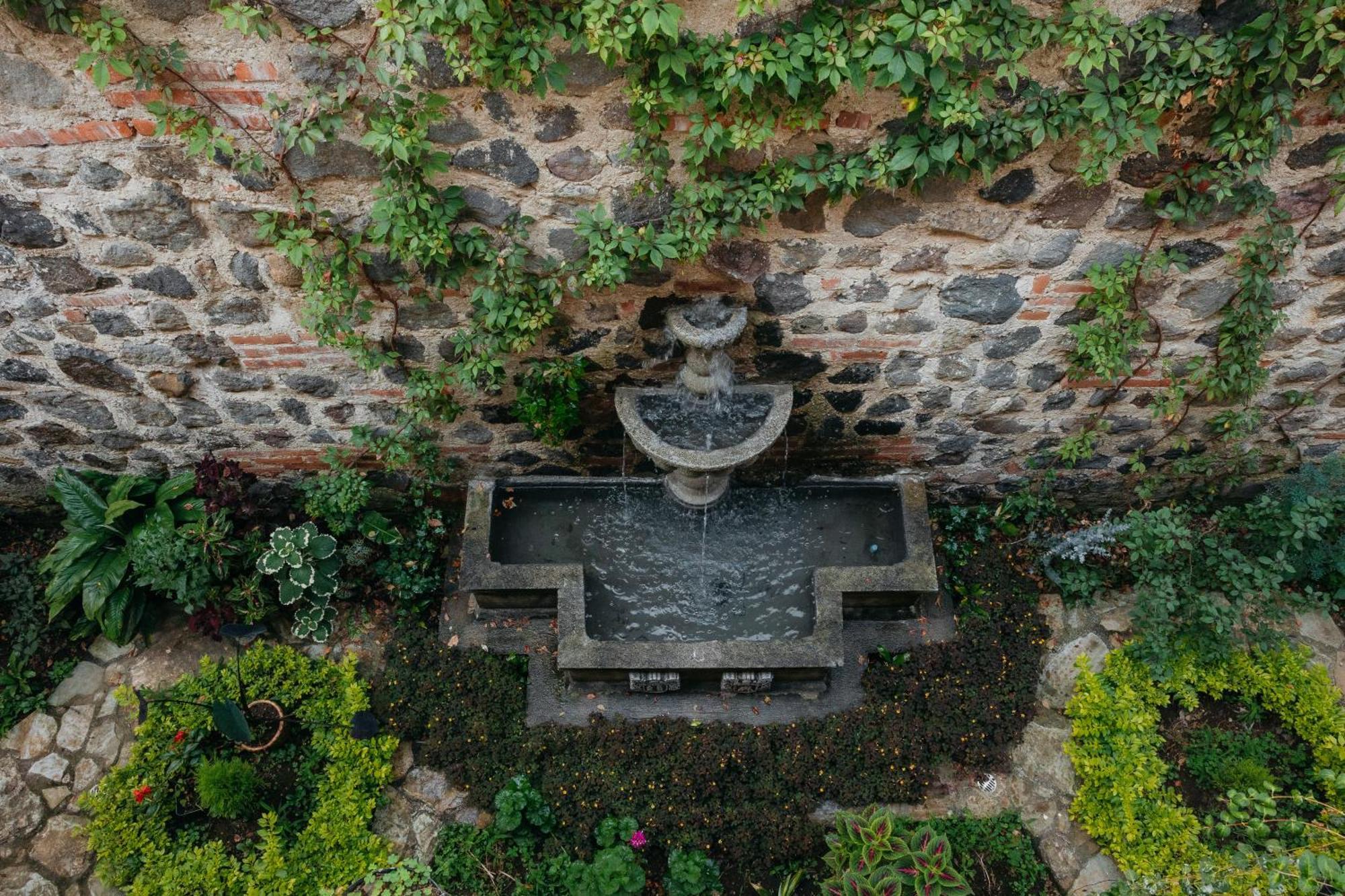 Autumn In Antigua Boutique Bnb Bagian luar foto