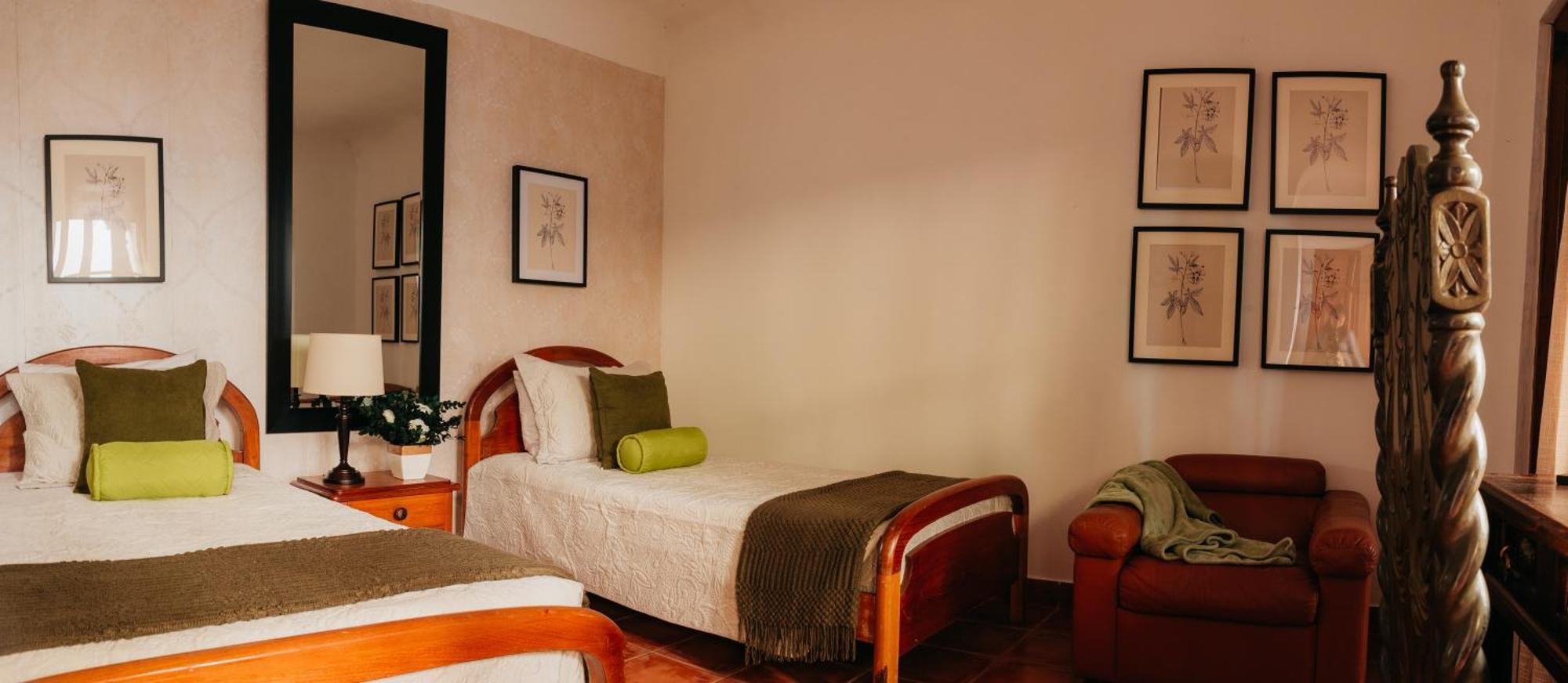 Autumn In Antigua Boutique Bnb Bagian luar foto
