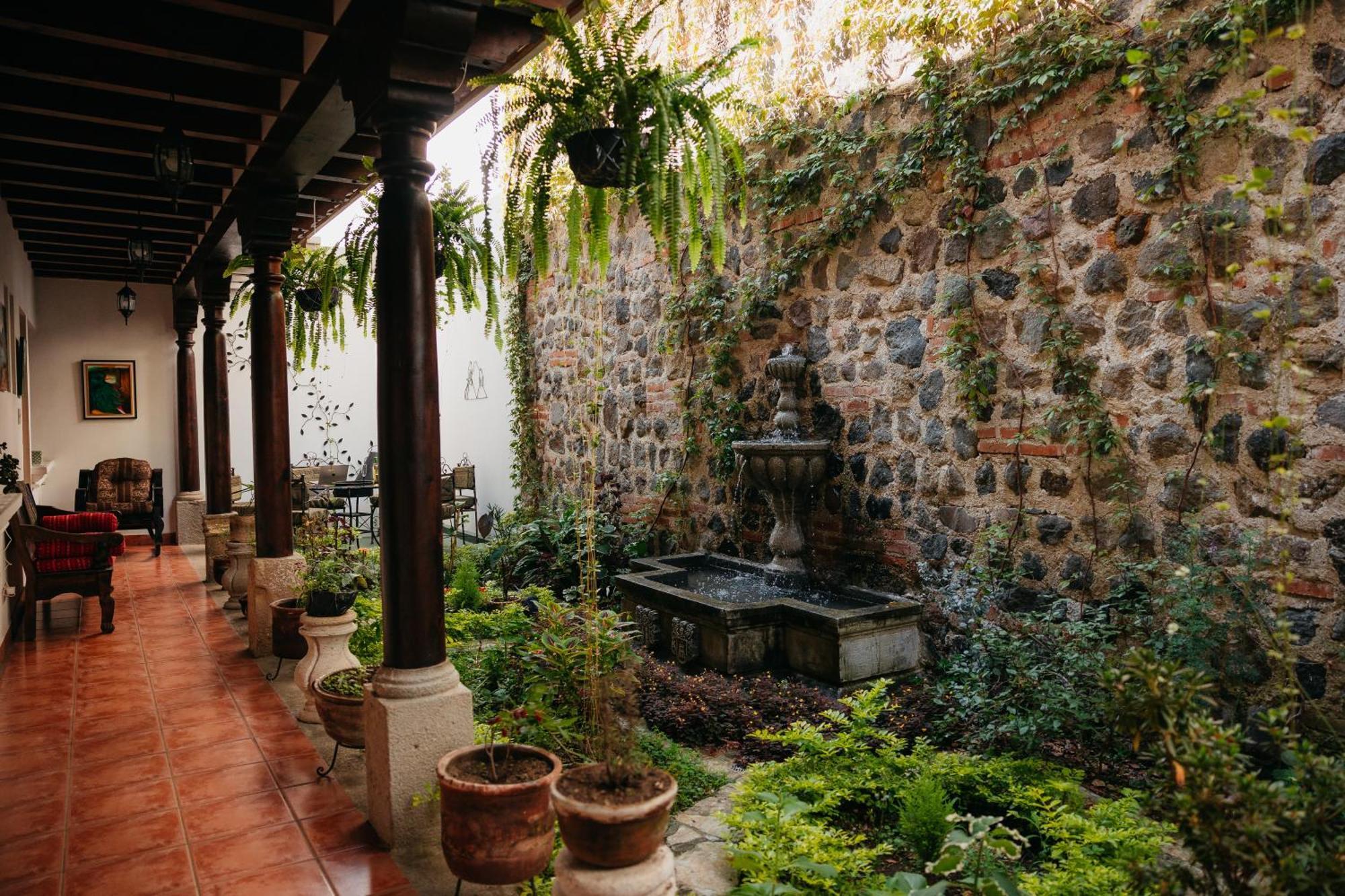 Autumn In Antigua Boutique Bnb Bagian luar foto