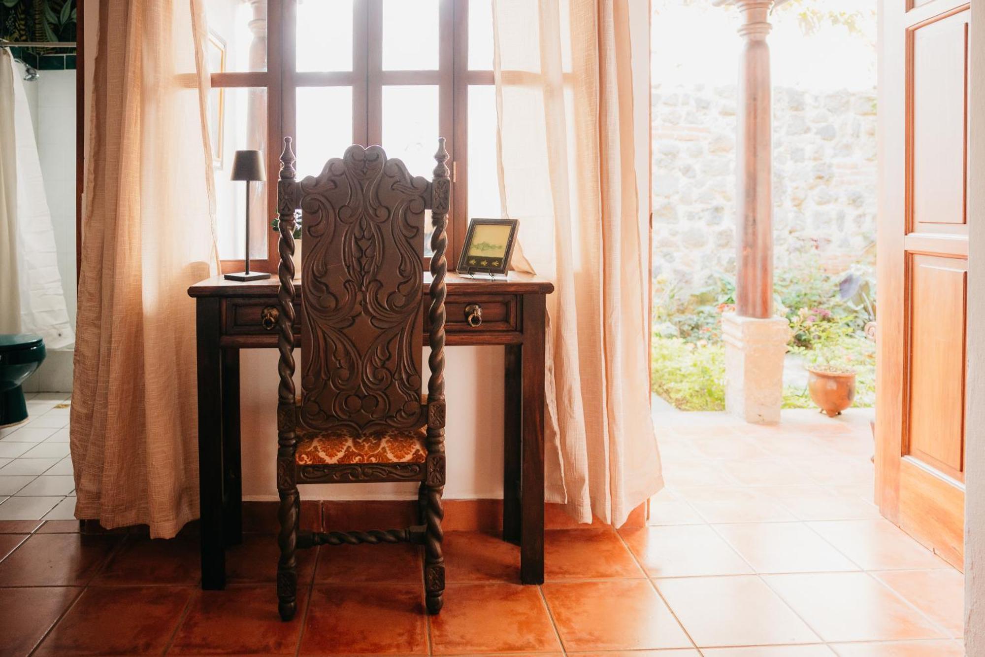 Autumn In Antigua Boutique Bnb Bagian luar foto