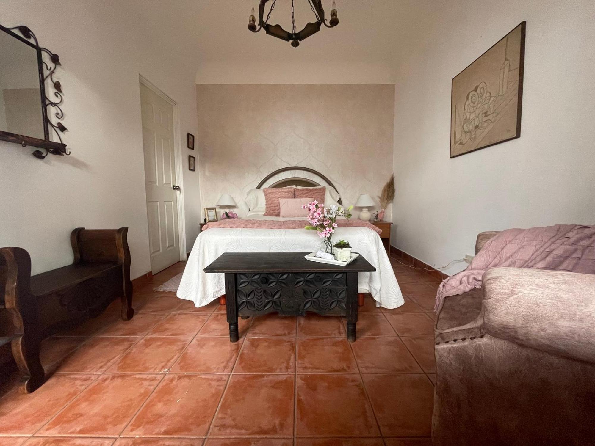 Autumn In Antigua Boutique Bnb Bagian luar foto