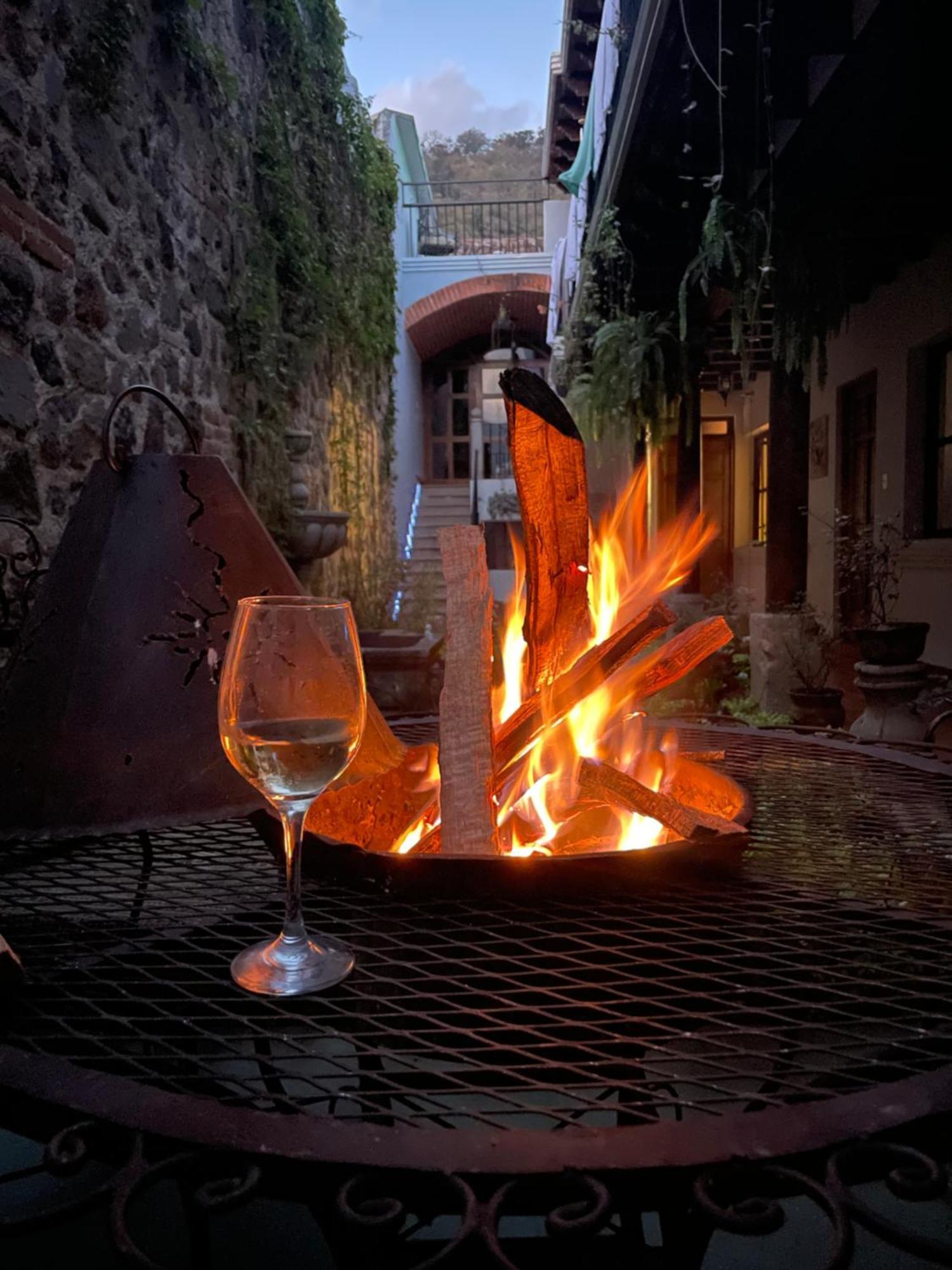 Autumn In Antigua Boutique Bnb Bagian luar foto
